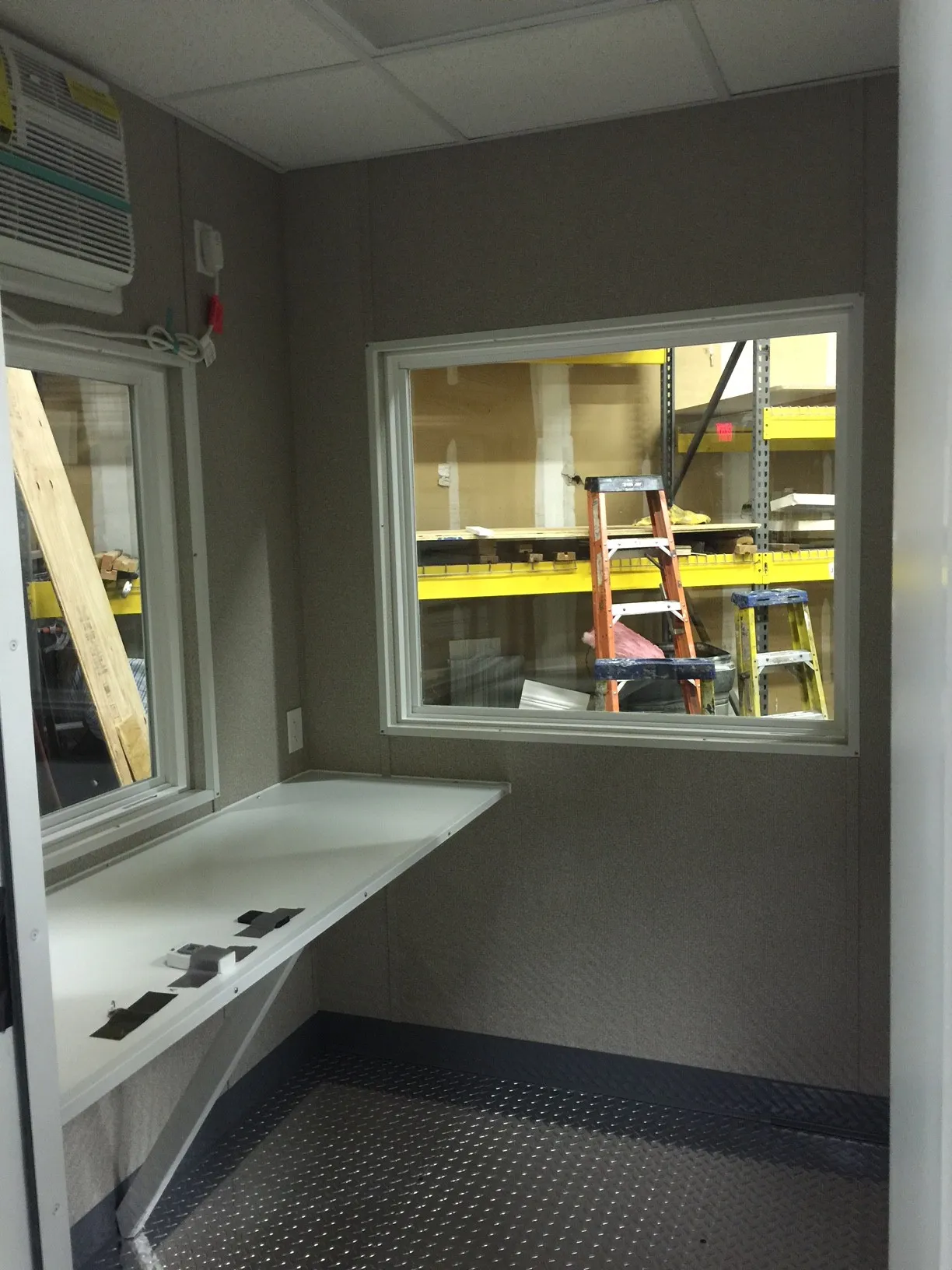 6ft x 6ft Guard Booth (1.8m x 1.8m) – Security Cabin for Sale - Image 2