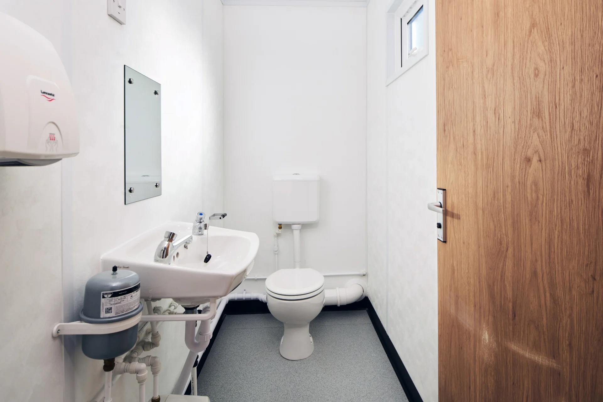 32ft x 10ft (9.8m x 3m) Anti-Vandal Canteen & 2+1 Toilet Unit - Image 7