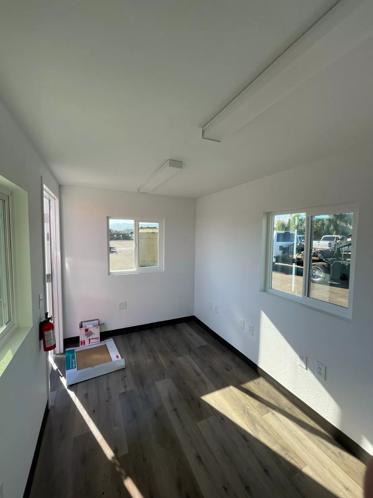 20ft (6m) Container Office for Sale – Refurbished Shipping Container Office Unit - Image 4