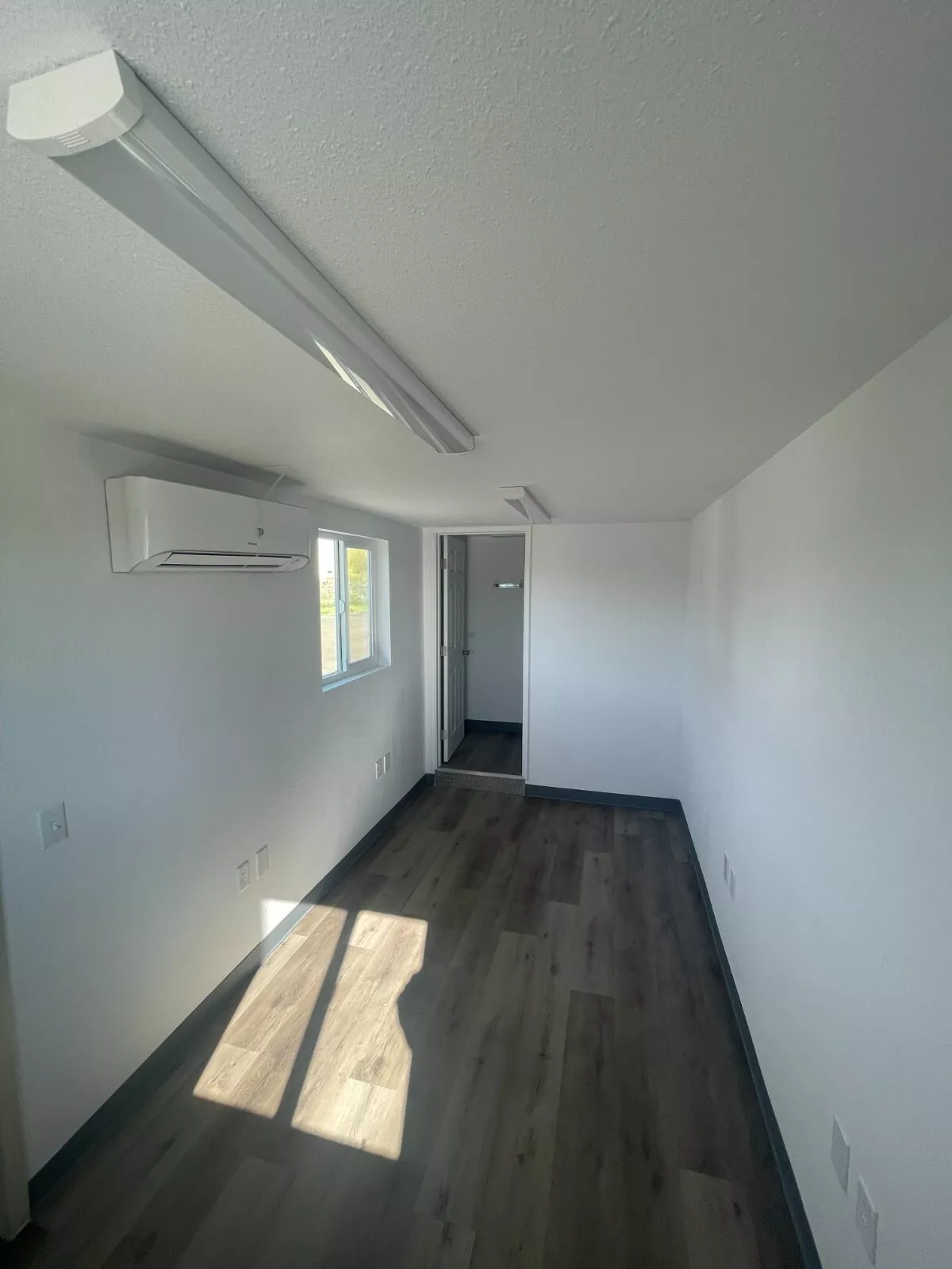 20ft (6m) Container Office for Sale – Refurbished Shipping Container Office Unit - Image 5